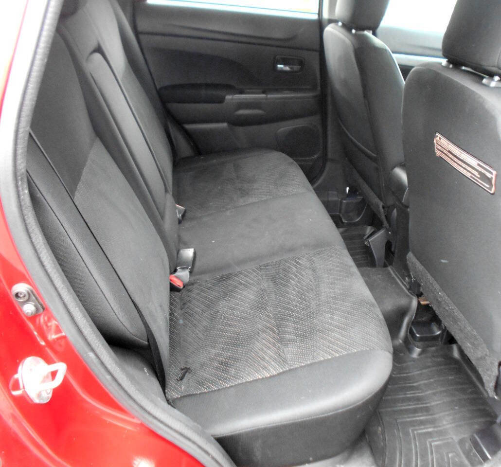 Used 2013 Mitsubishi Outlander Sport SE AWD/4WD image 20