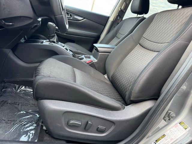 Used 2018 Nissan Rogue SV image 8