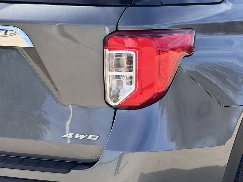 Used 2023 Ford Explorer XLT w/ Equipment Group 202A image 11