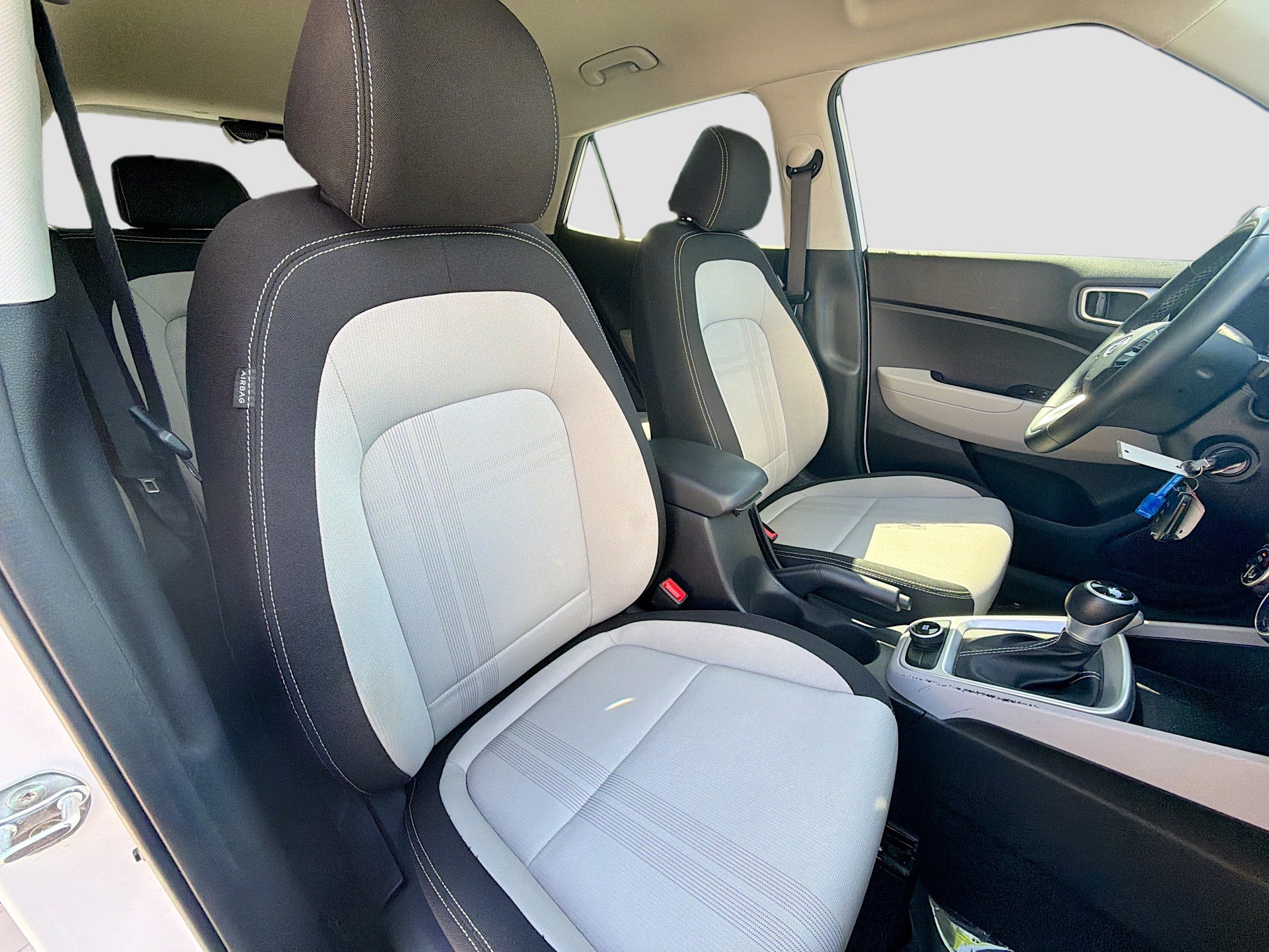 Used 2021 Hyundai Venue SEL image 13