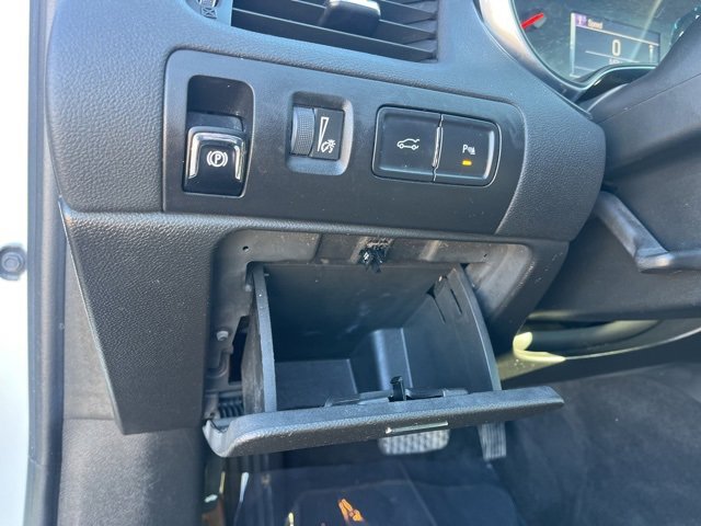 Used 2016 Chevrolet Impala LT w/ Convenience Package image 25