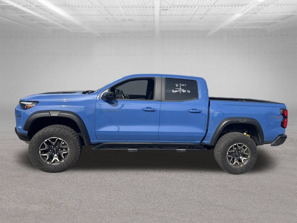 Used 2025 Chevrolet Colorado ZR2 w/ Technology Package AWD/4WD image 4