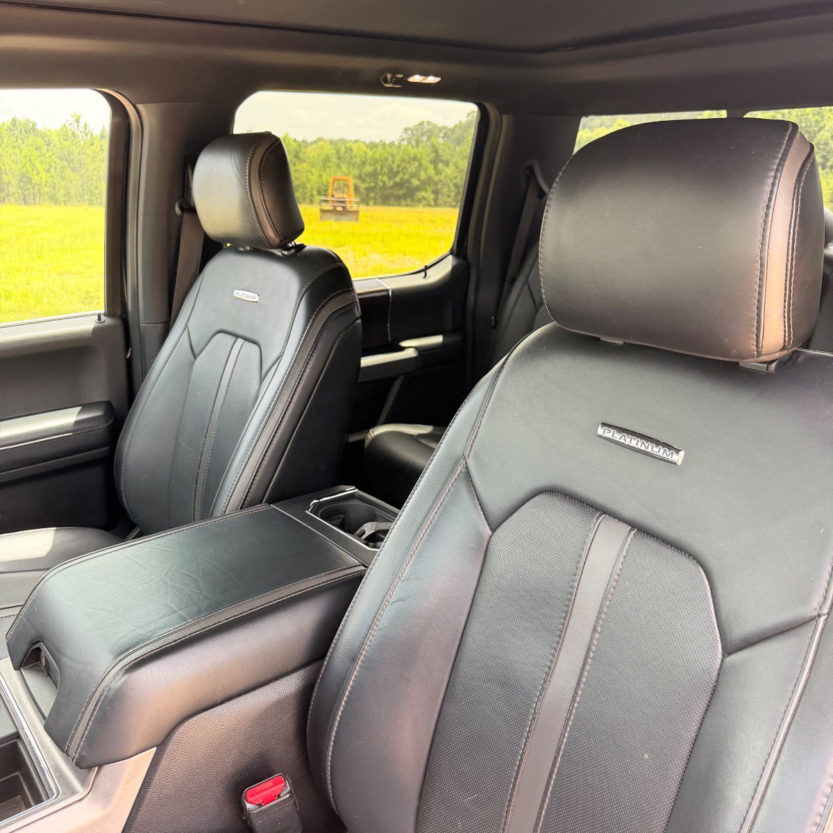 Used 2017 Ford F250 Platinum w/ FX4 Off-Road Package AWD/4WD image 31