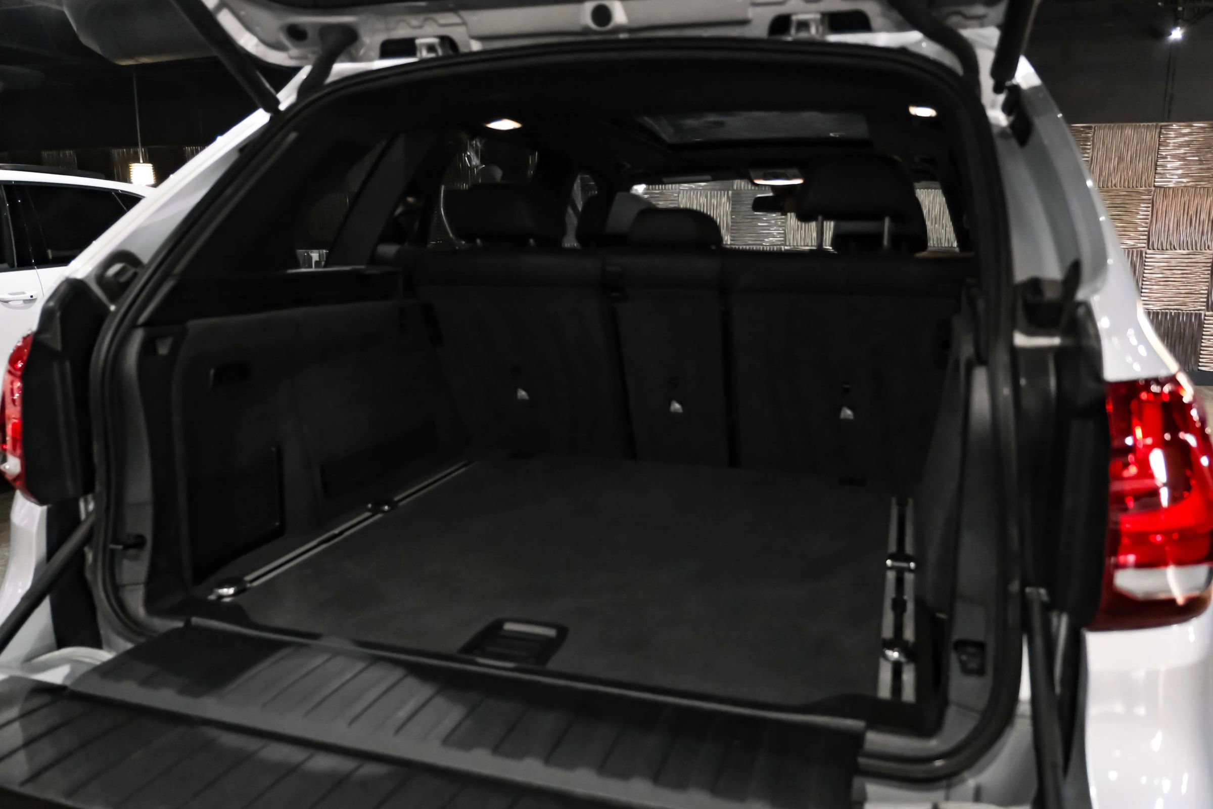 Used 2018 BMW X5 xDrive50i AWD/4WD image 53