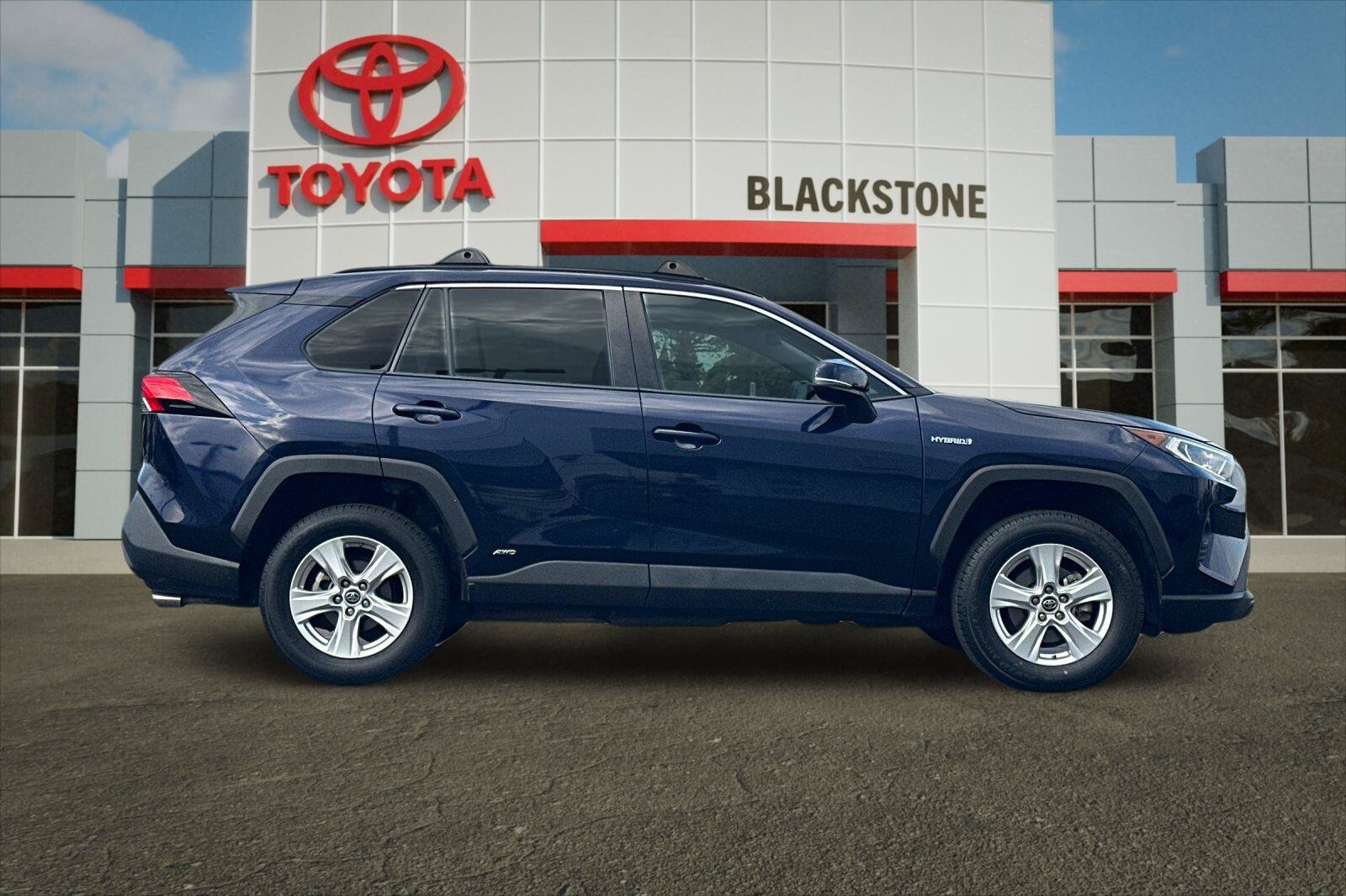 Certified 2019 Toyota RAV4 XLE w/ Convenience Package AWD/4WD image 2