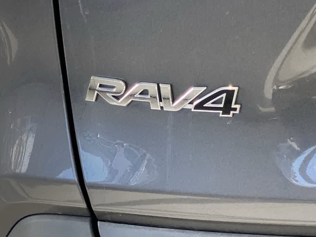 Used 2022 Toyota RAV4 XLE w/ Convenience Package AWD/4WD image 11