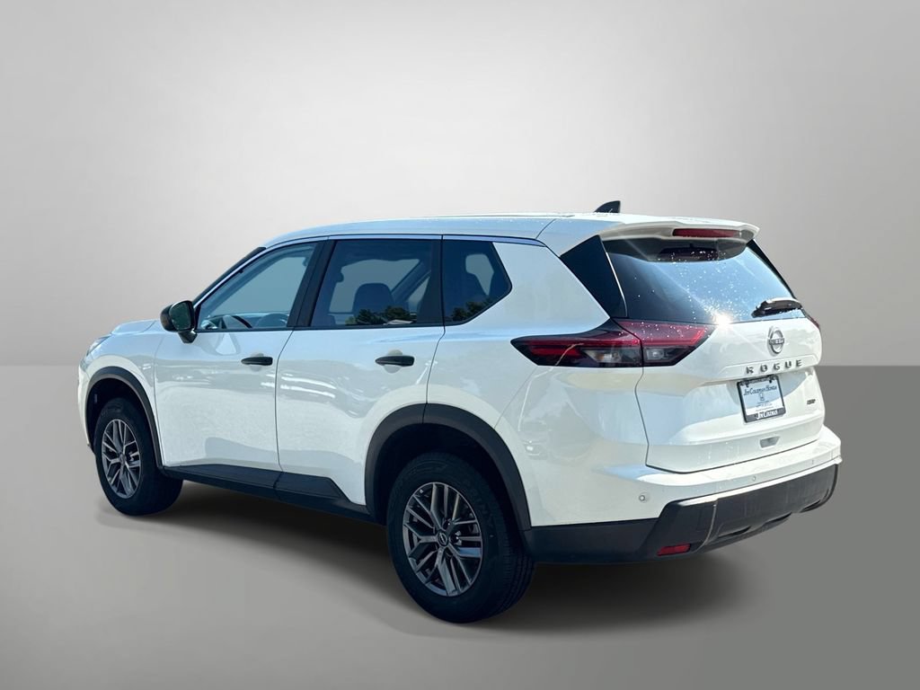 Used 2024 Nissan Rogue S AWD/4WD image 25