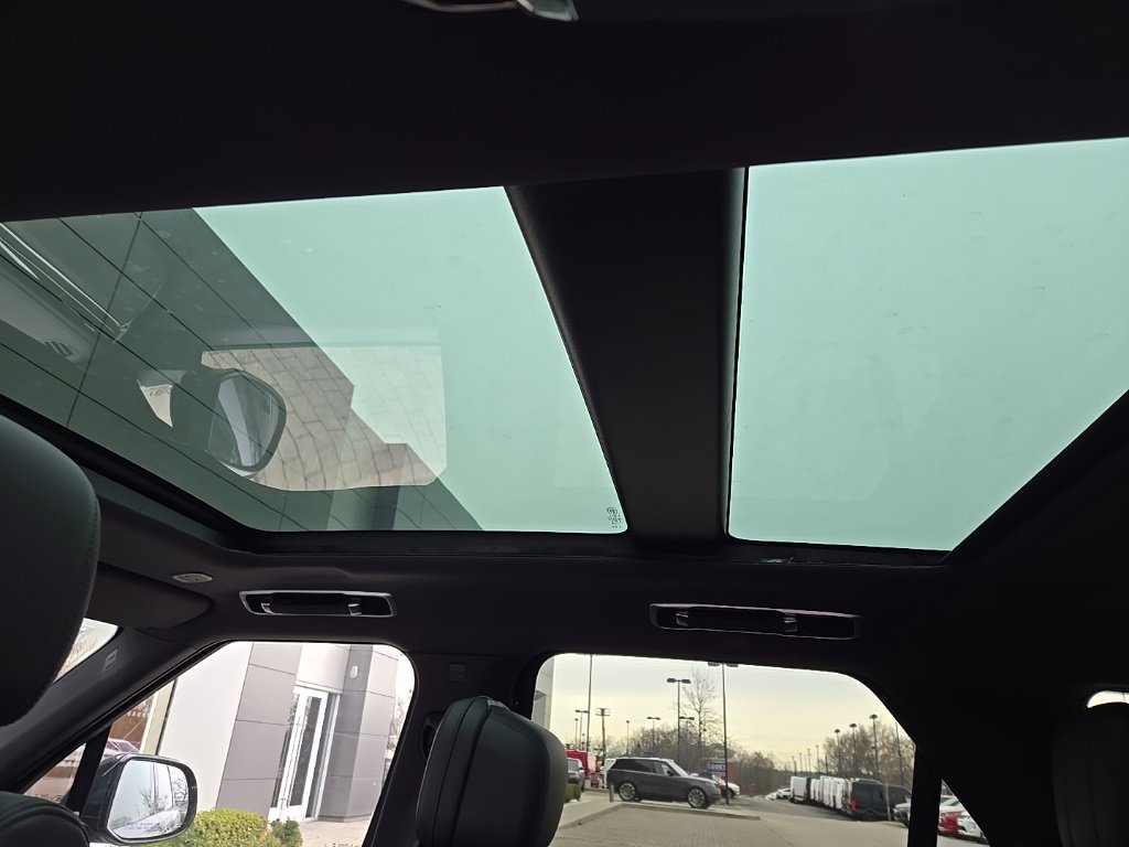 Used 2025 Land Rover Range Rover Sport Dynamic SE image 15