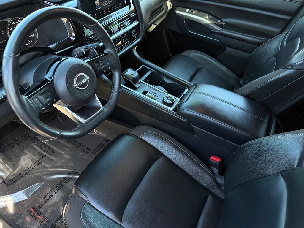 Used 2025 Nissan Pathfinder SL AWD/4WD image 17