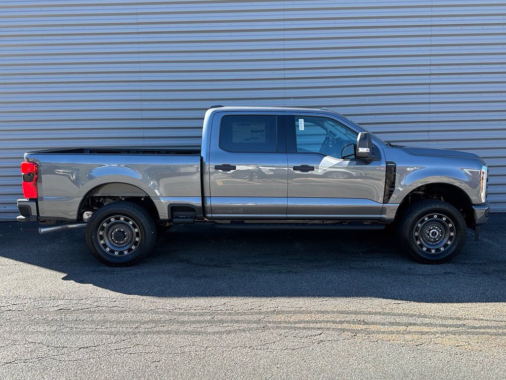 New 2027 Ford F250 XLT w/ Super Duty Carhartt Package AWD/4WD image 4