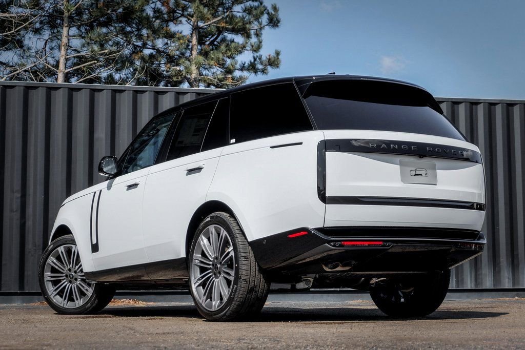 New 2025 Land Rover Range Rover SE video 2