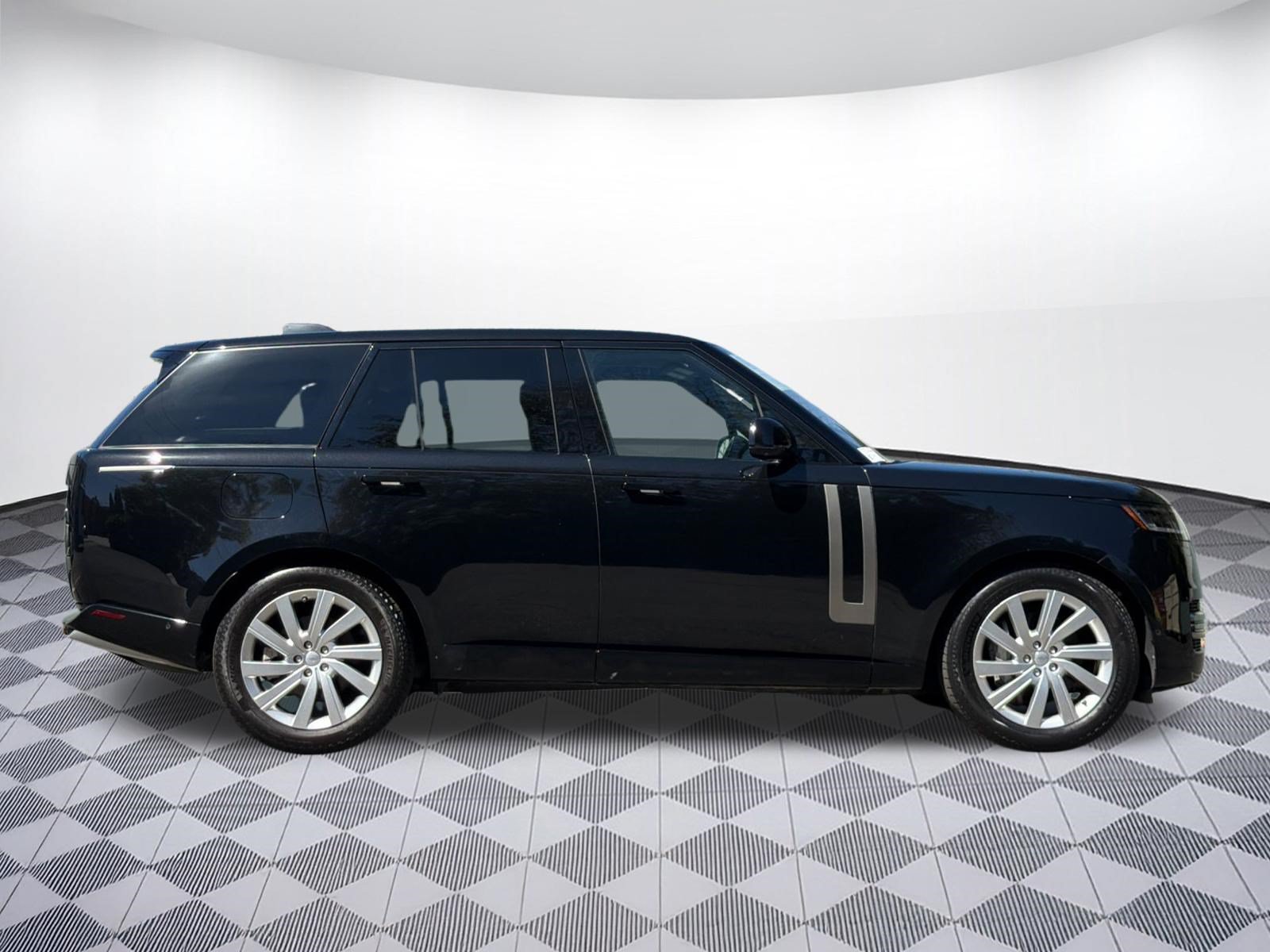 Used 2023 Land Rover Range Rover SE AWD/4WD image 8
