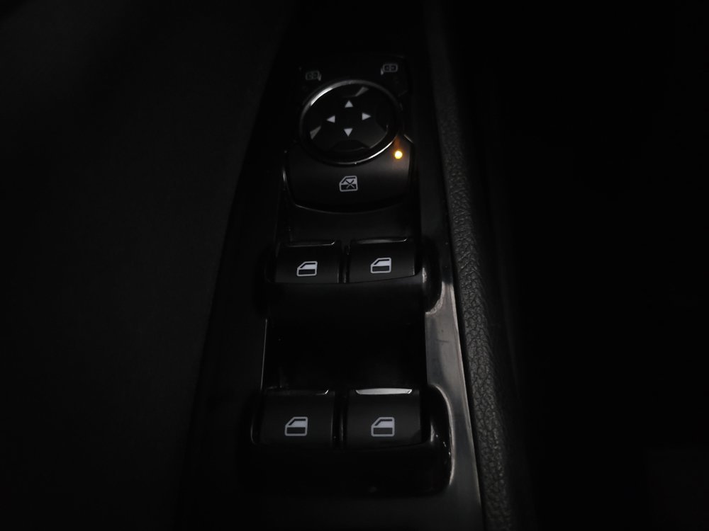 Used 2015 Ford Fusion SE w/ Equipment Group 201A image 27