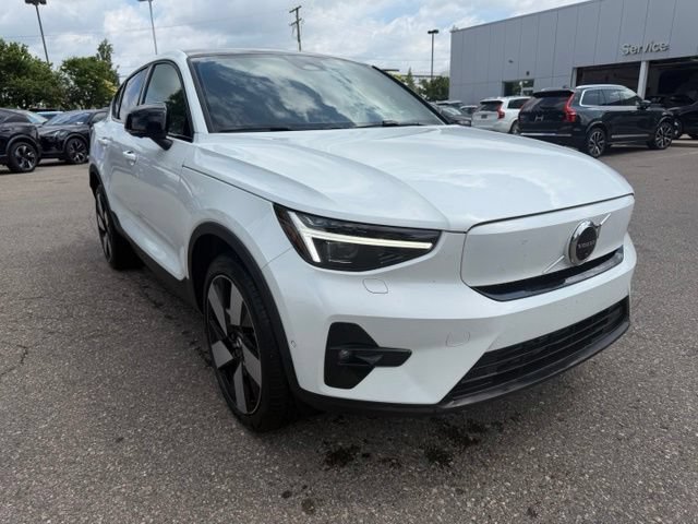 Certified 2023 Volvo C40 P8 Recharge Ultimate w/ Protection Package Premier AWD/4WD image 3