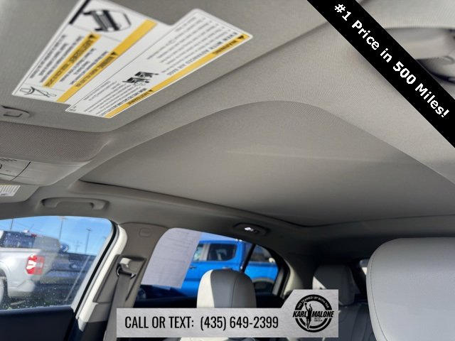 Used 2022 Cadillac XT4 Luxury w/ Cold Weather Package image 19