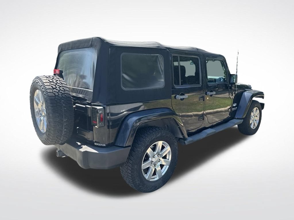 Used 2013 Jeep Wrangler Unlimited Sahara w/ Connectivity Group AWD/4WD image 7