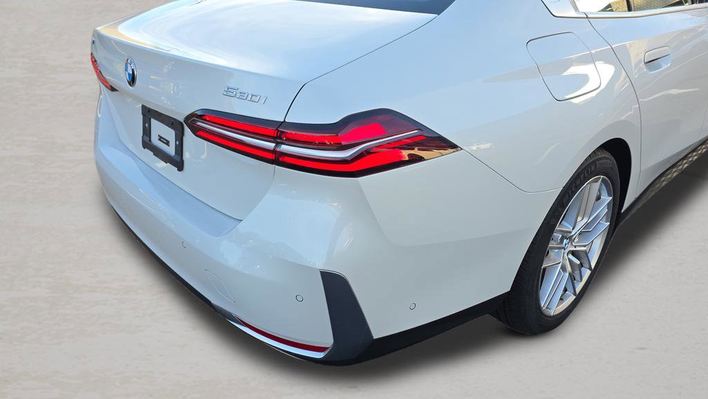 Used 2025 BMW 530i xDrive image 11