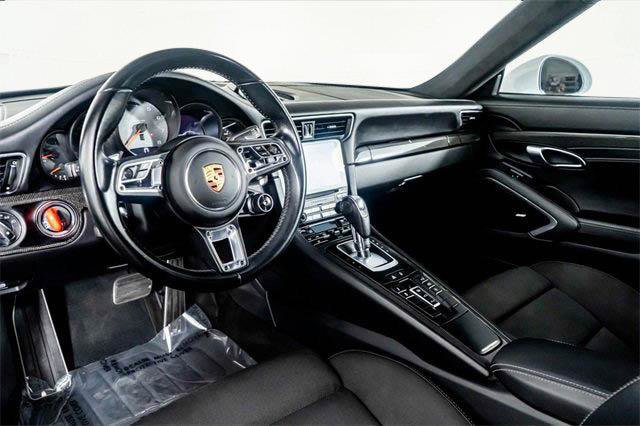 Used 2019 Porsche 911 Carrera 4S AWD/4WD image 2