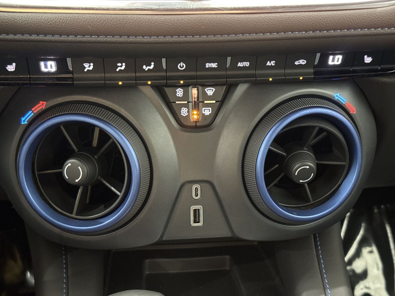 Used 2024 Chevrolet Blazer RS FWD image 22
