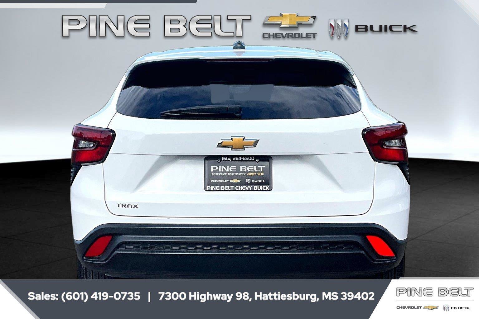 Used 2026 Chevrolet Trax LS FWD image 4