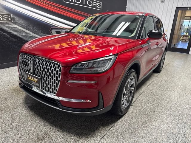 Used 2025 Lincoln Corsair AWD image 2
