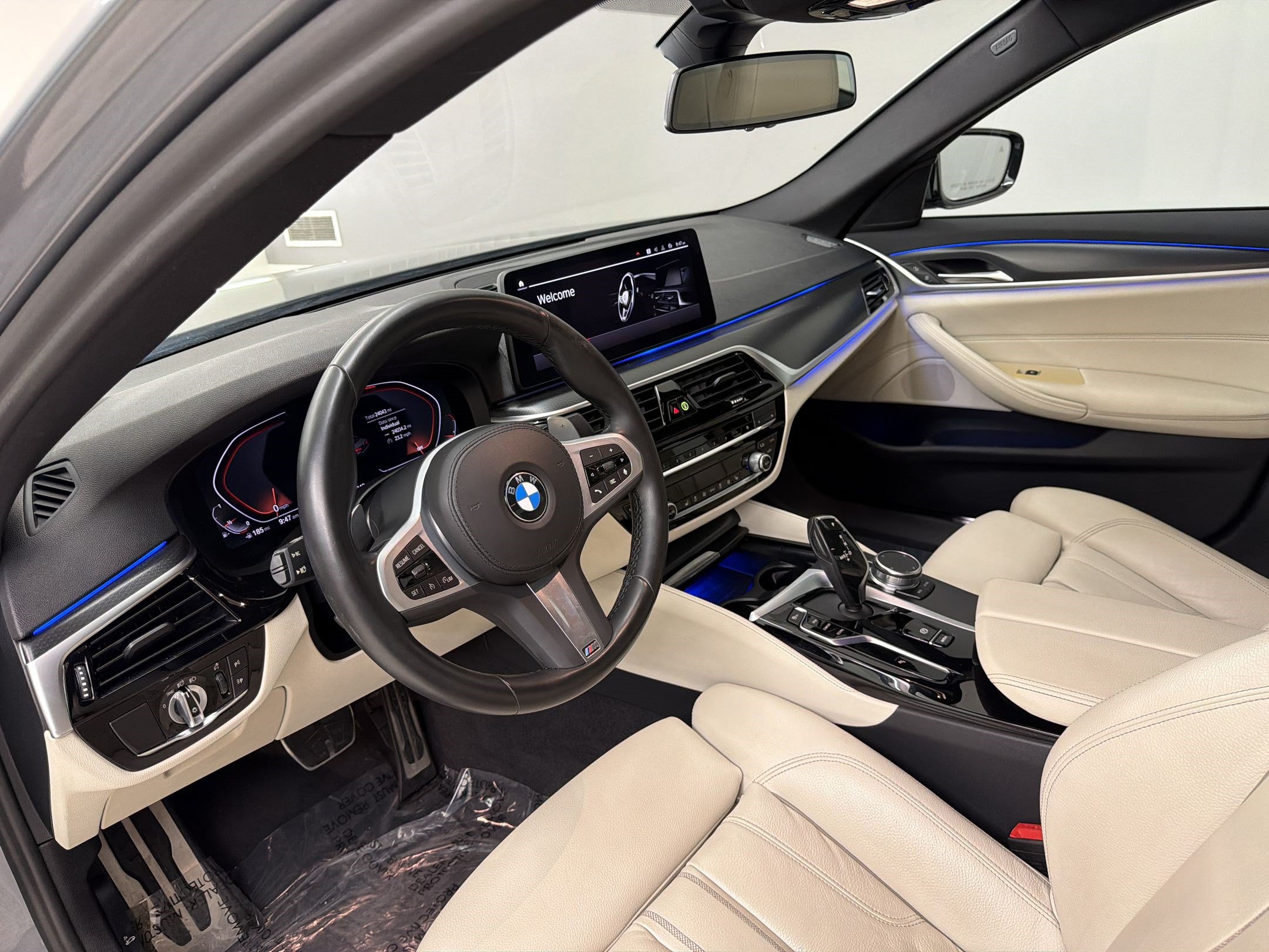 Used 2023 BMW 530i w/ M Sport Package RWD image 4