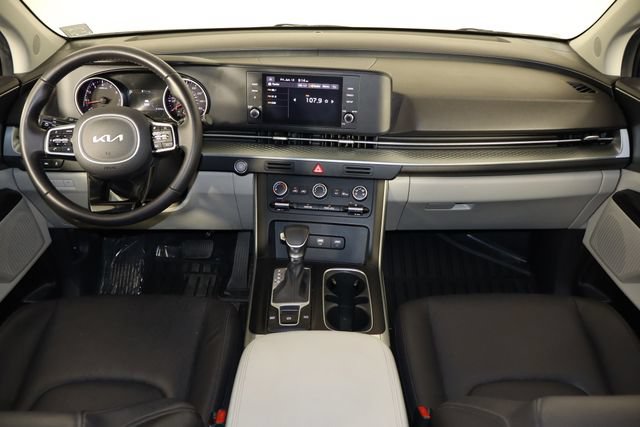 Used 2023 Kia Carnival LX FWD image 13
