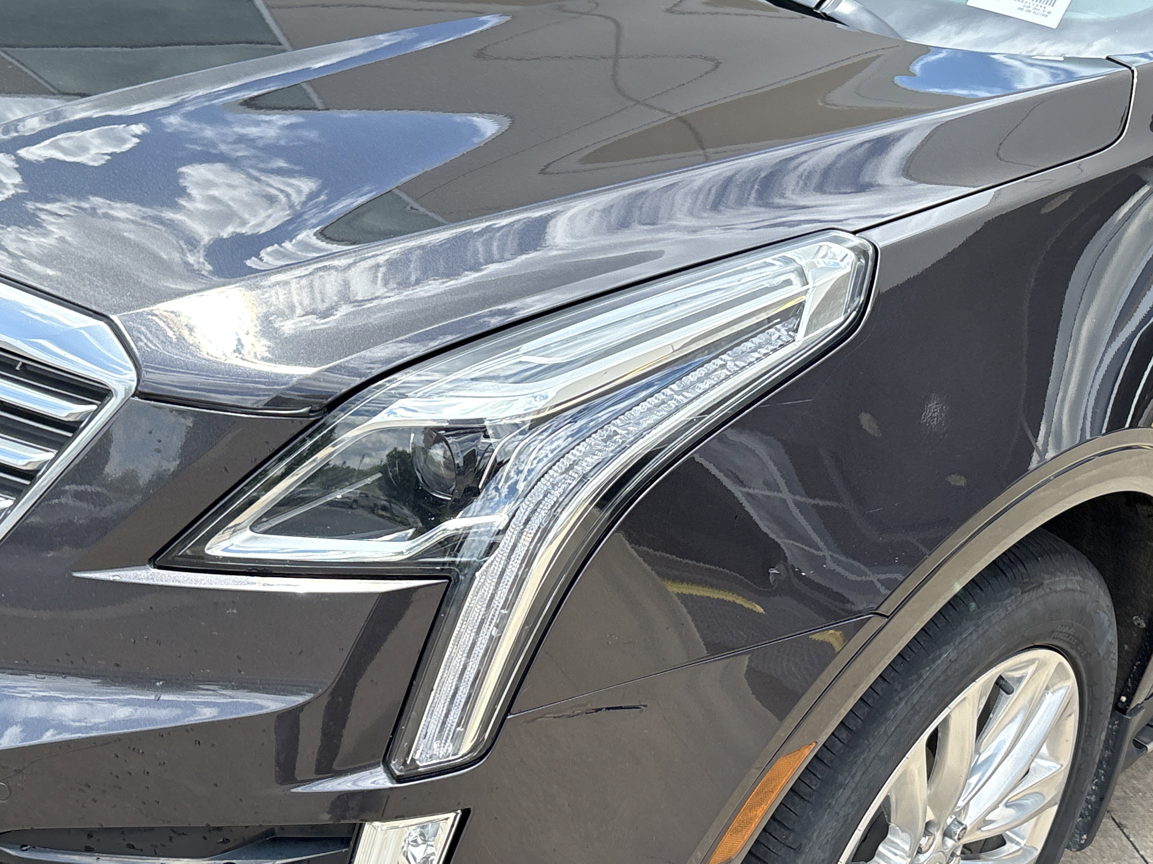 Used 2017 Cadillac XT5 Platinum w/ Driver Assist Package AWD/4WD image 6