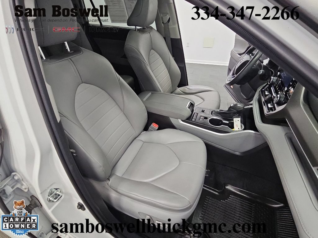 Used 2022 Toyota Highlander XLE FWD image 38