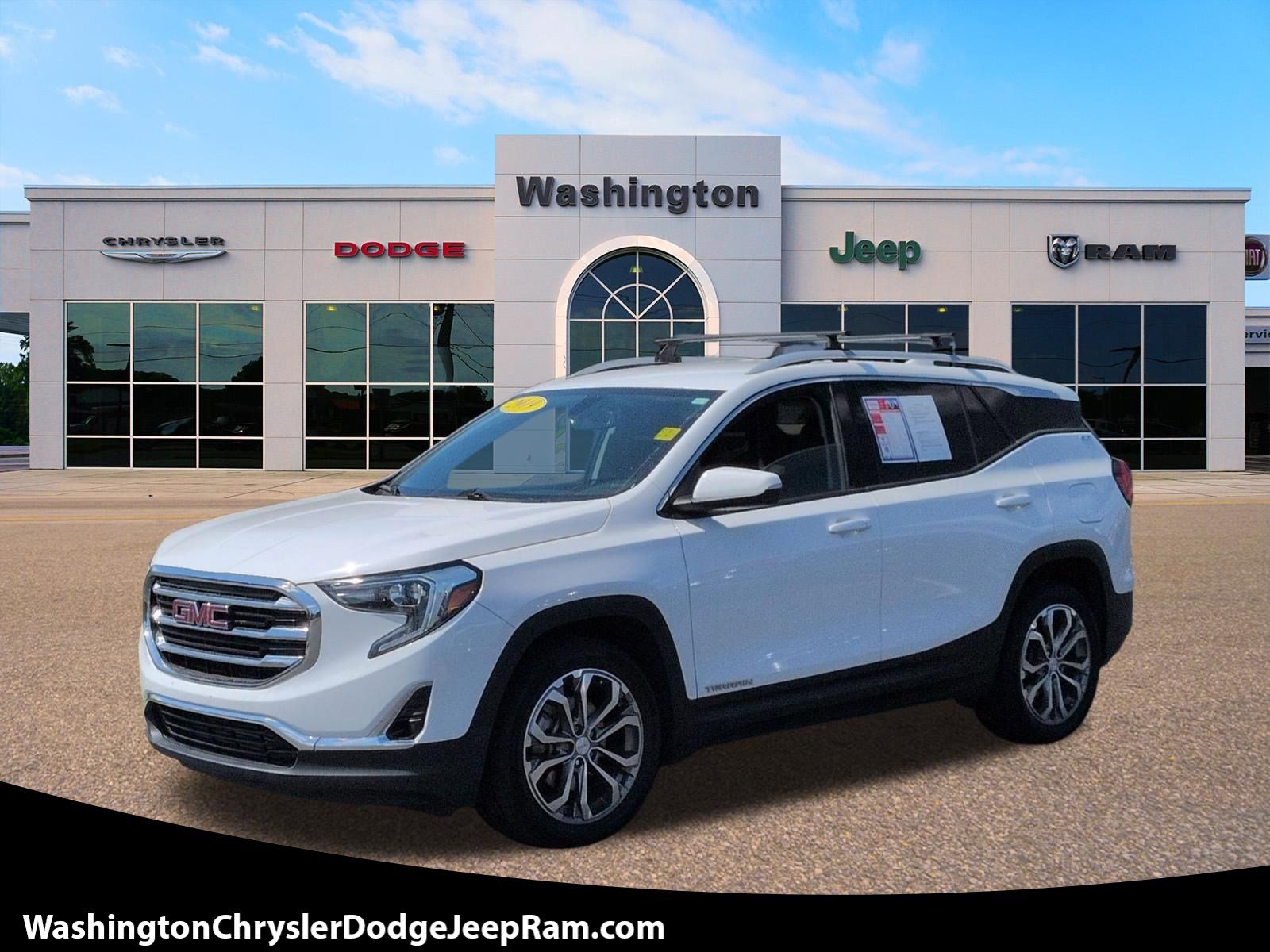 Used 2019 GMC Terrain SLT image 1