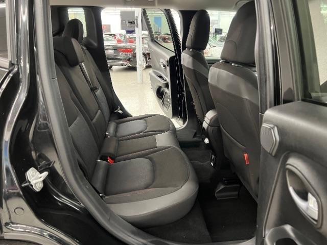 Used 2019 Jeep Renegade Trailhawk w/ Cold Weather Group II AWD/4WD image 28