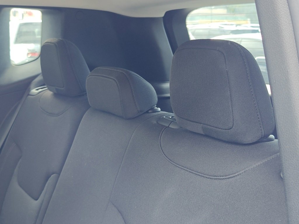 Used 2016 Jeep Renegade Trailhawk image 25