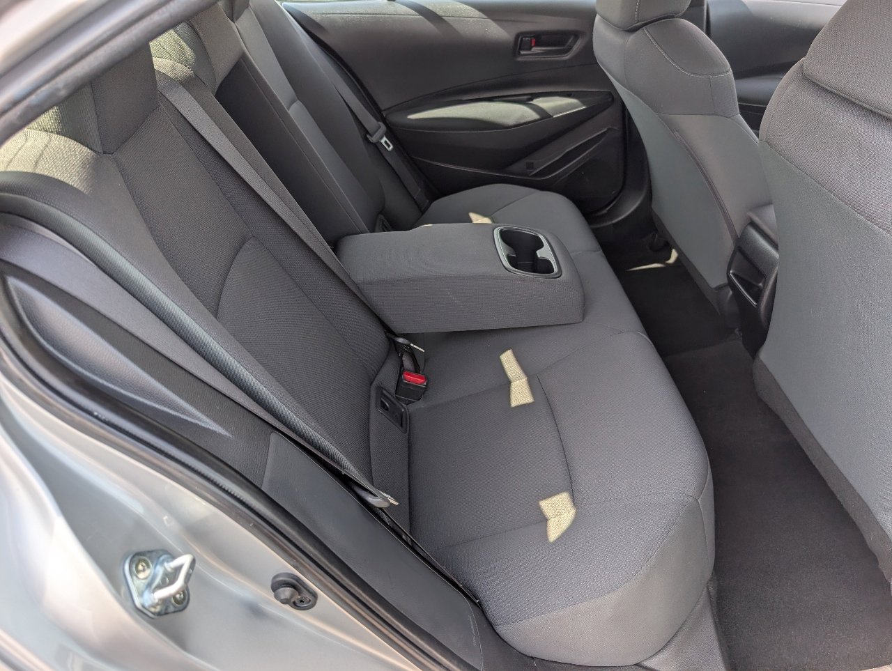 Used 2022 Toyota Corolla LE FWD image 5