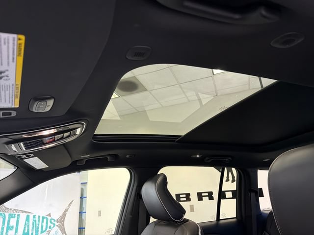 Used 2025 Jeep Grand Cherokee Summit w/ Obsidian Package AWD/4WD image 24