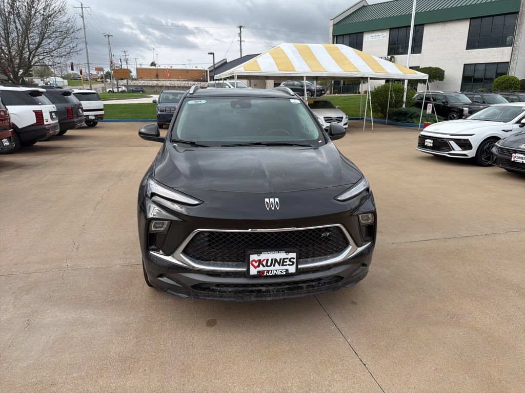 Used 2024 Buick Encore GX Sport Touring AWD/4WD image 2