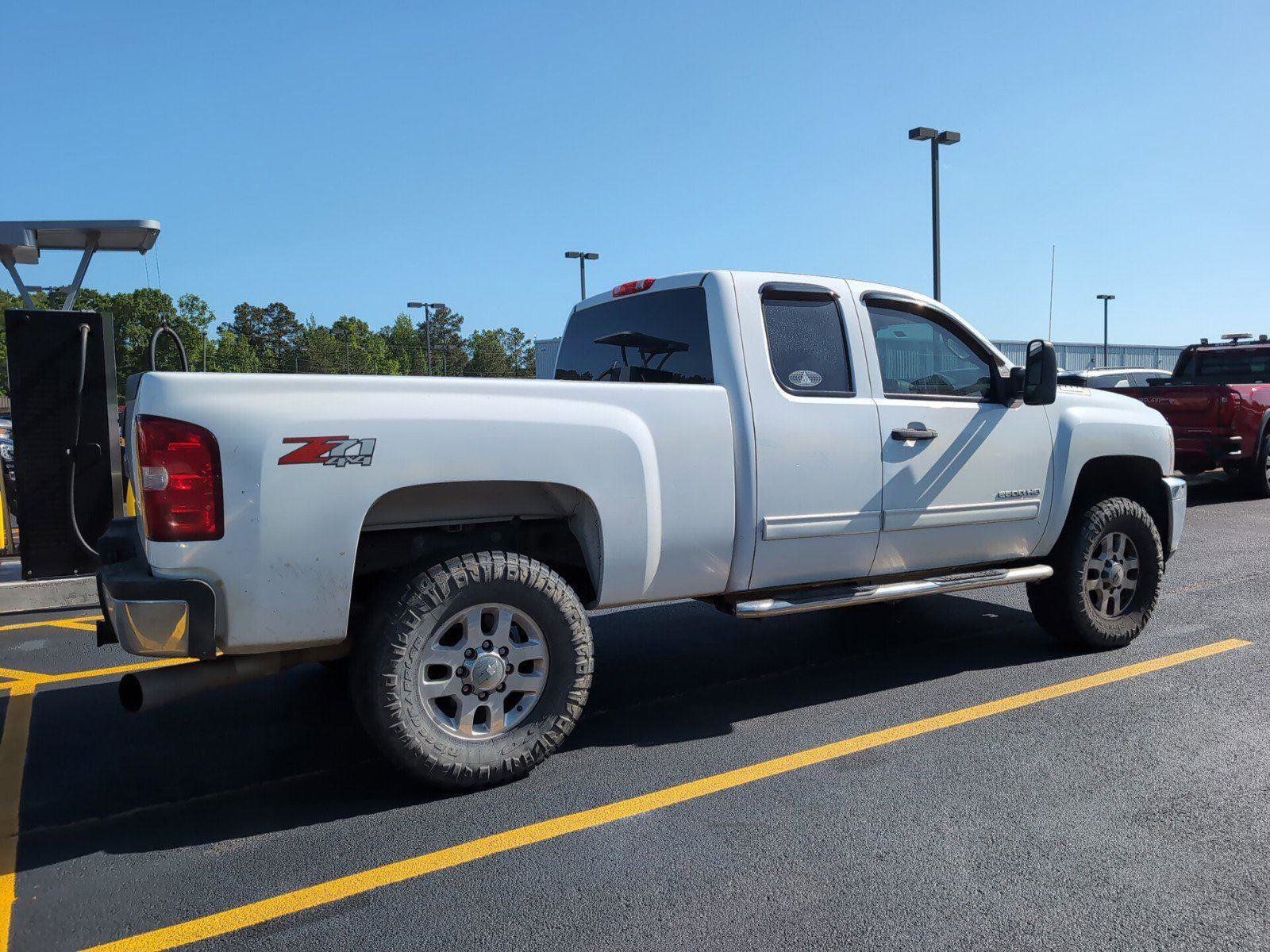Used 2013 Chevrolet Silverado 2500 LT w/ Interior Plus Package image 3