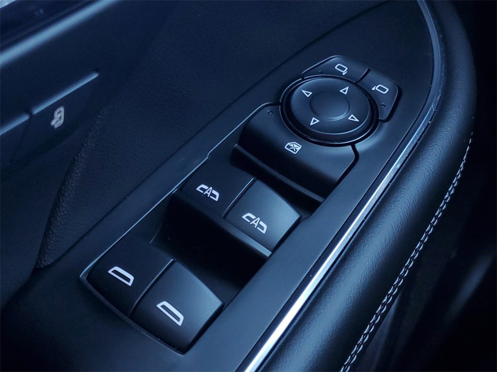 Used 2023 Buick Envision Essence w/ Sport Touring Package image 13