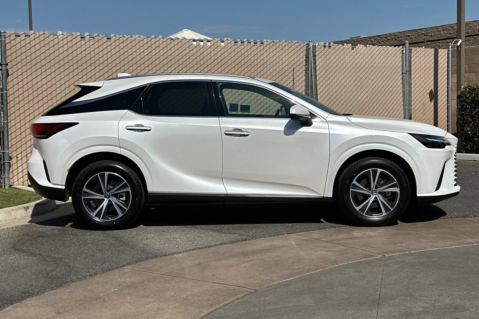 Certified 2024 Lexus RX 350 Premium w/ Accessory Package (Z1) FWD image 3