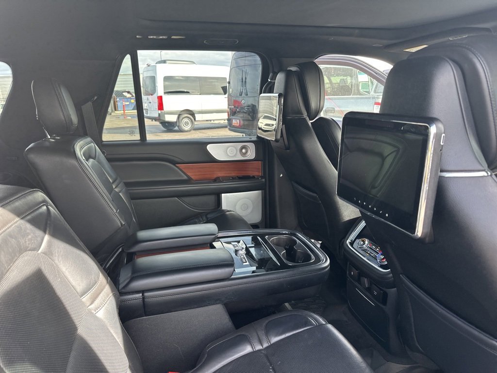 Used 2018 Lincoln Navigator L Reserve w/ Technology Package image 19