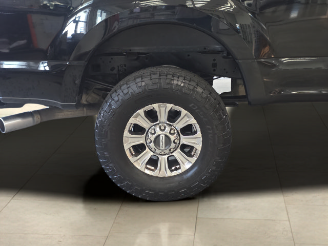 Used 2017 Ford F250 XLT w/ XLT Premium Package AWD/4WD image 28