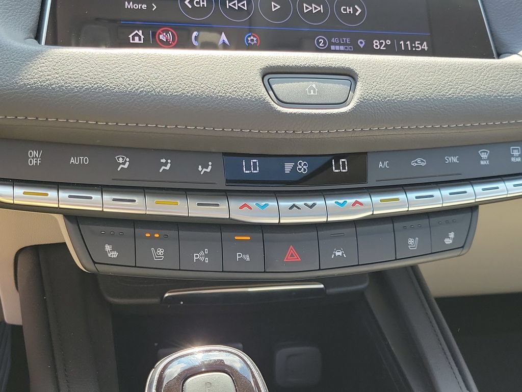 Certified 2023 Cadillac XT4 Premium Luxury w/ Technology Package AWD/4WD image 24