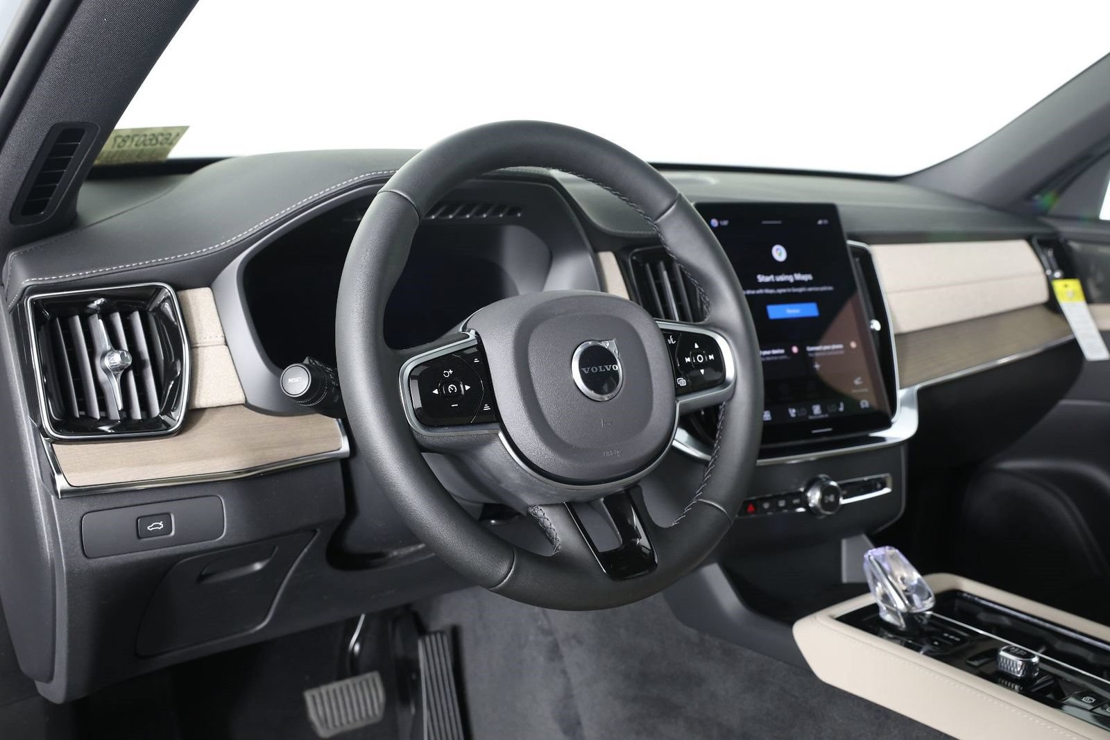 New 2026 Volvo XC90 B5 Plus w/ Protection Package AWD/4WD image 8