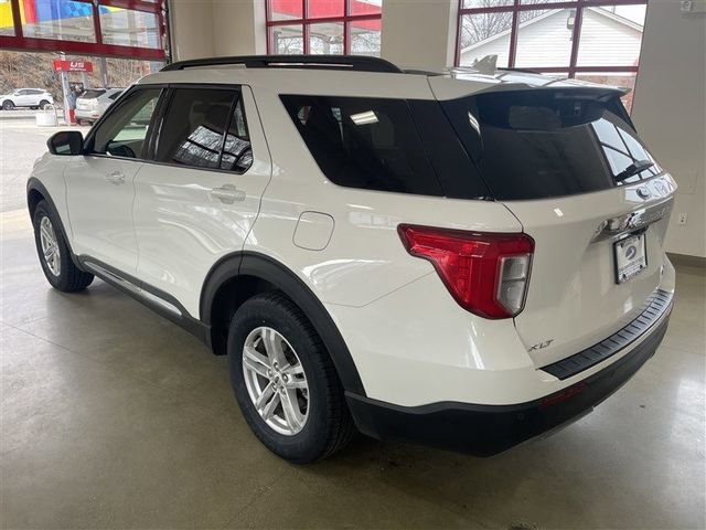 Used 2022 Ford Explorer XLT w/ Equipment Group 202A AWD/4WD image 5