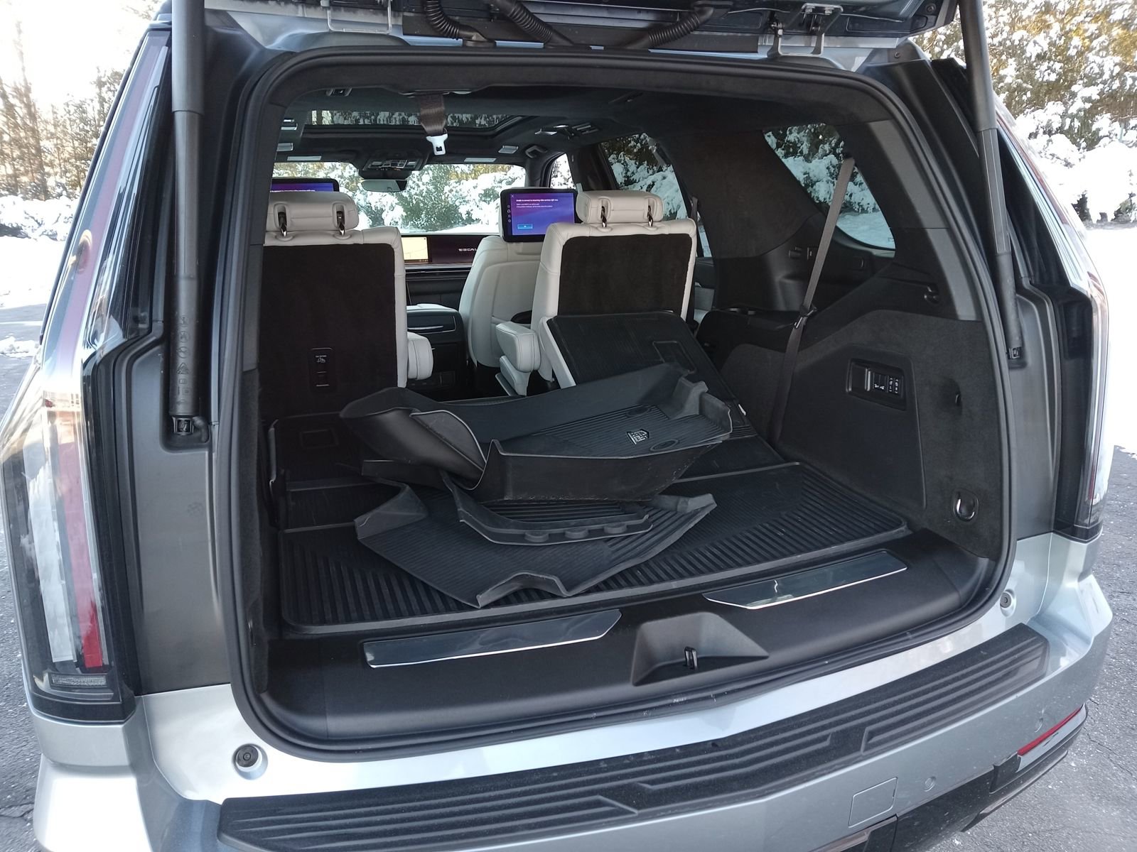 Certified 2025 Cadillac Escalade Sport Platinum w/ LPO, ONYX Package image 29