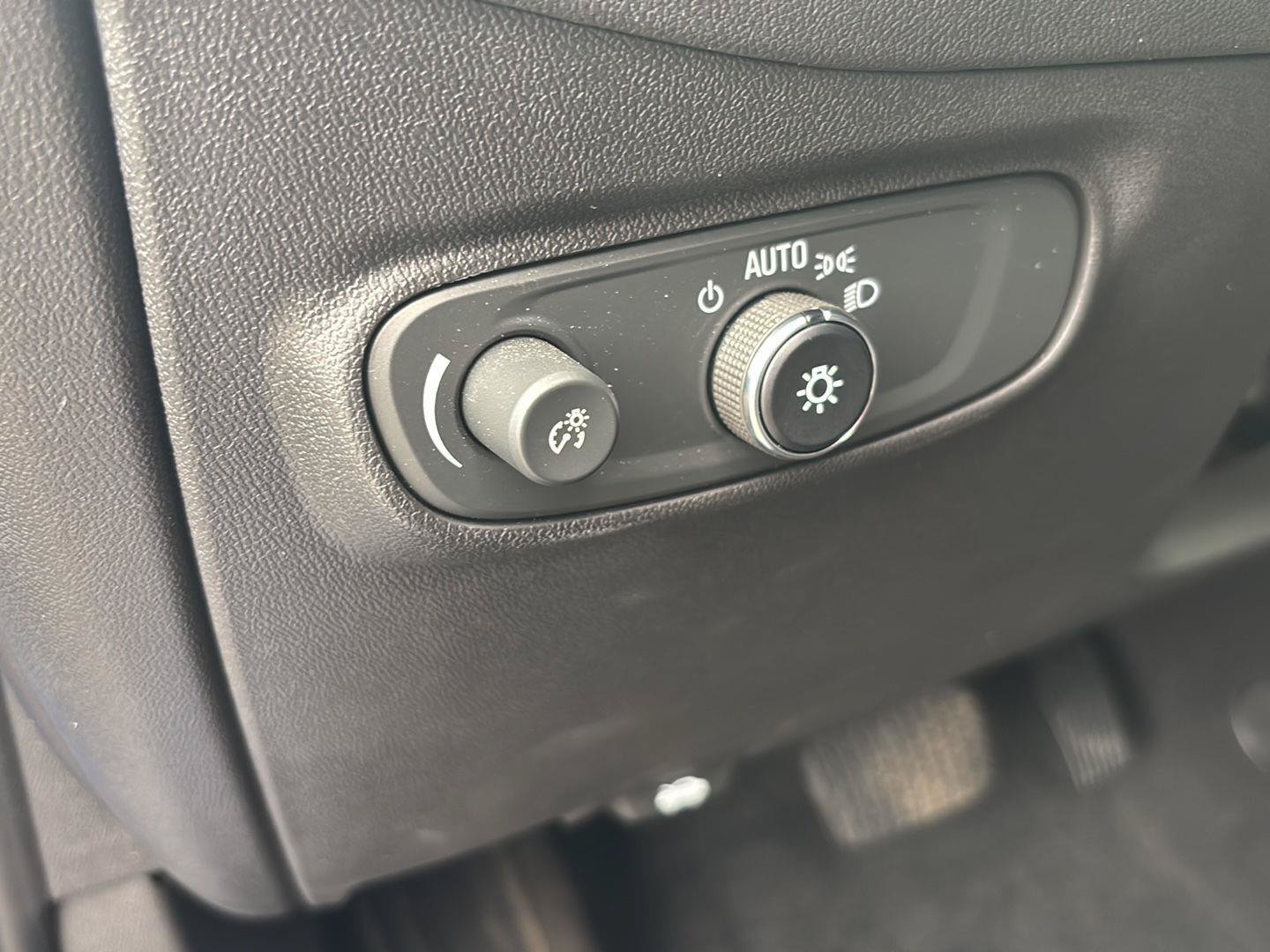 Used 2024 Chevrolet Equinox LT AWD/4WD image 19