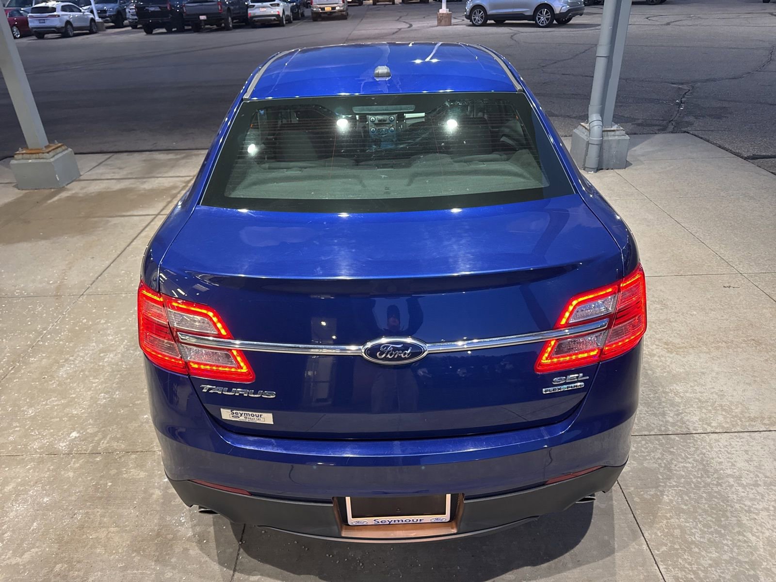 Used 2014 Ford Taurus SEL image 7