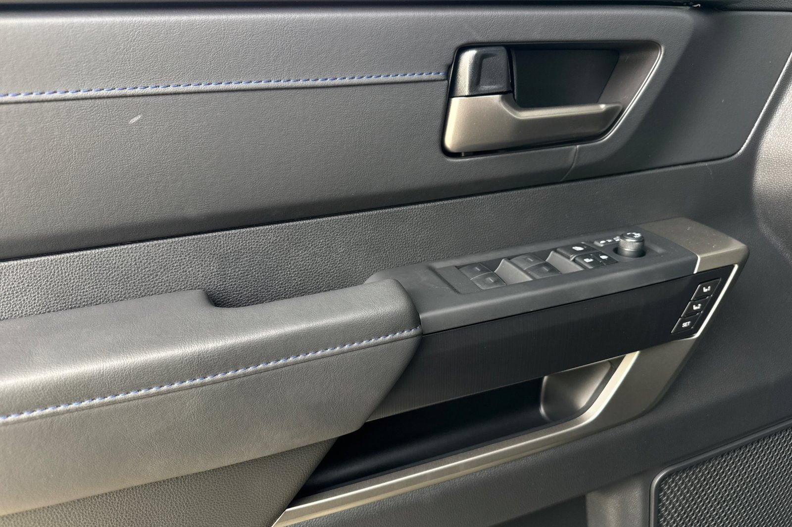 New 2026 Toyota Tundra Platinum AWD/4WD image 11