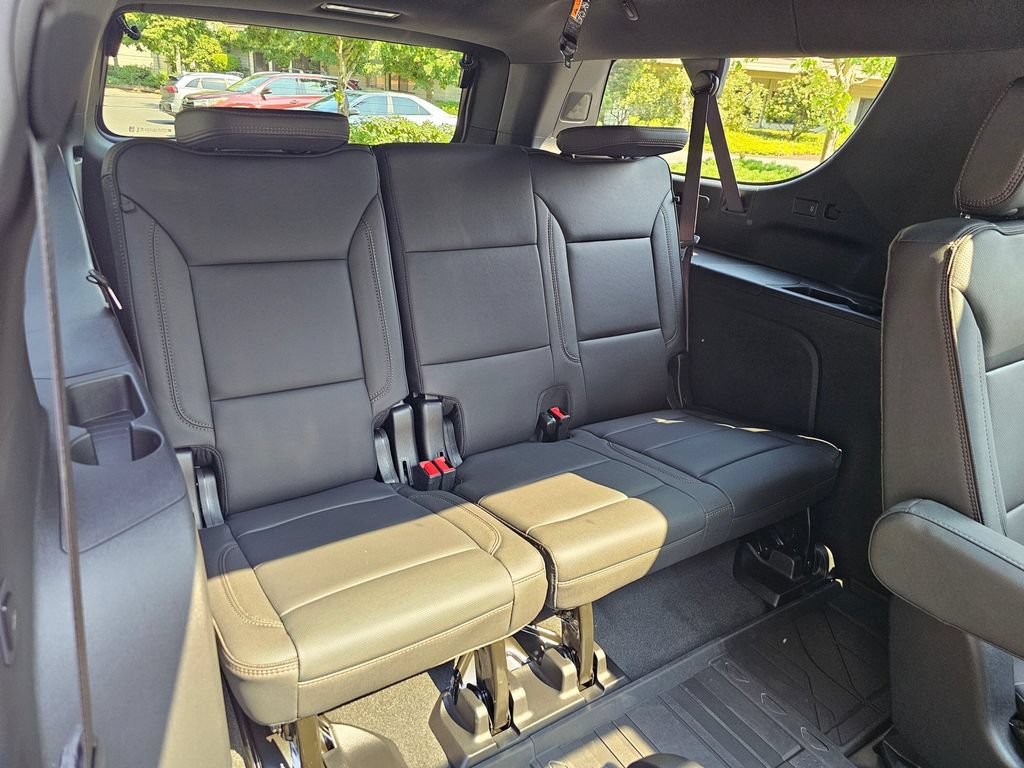 New 2026 Chevrolet Suburban High Country AWD/4WD image 13