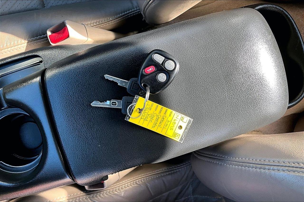 Used 2001 Chevrolet Camaro Z28 w/ SS Performance/Appearance Pkg RWD image 32