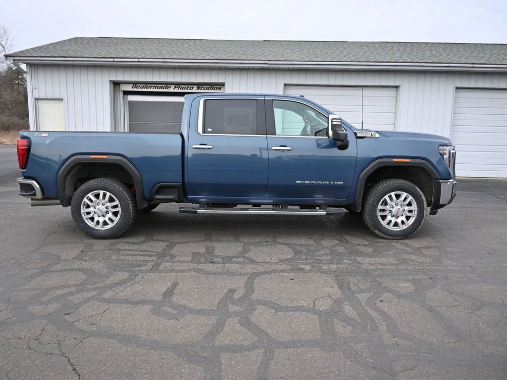 Used 2024 GMC Sierra 3500 SLT w/ SLT Premium Package image 6